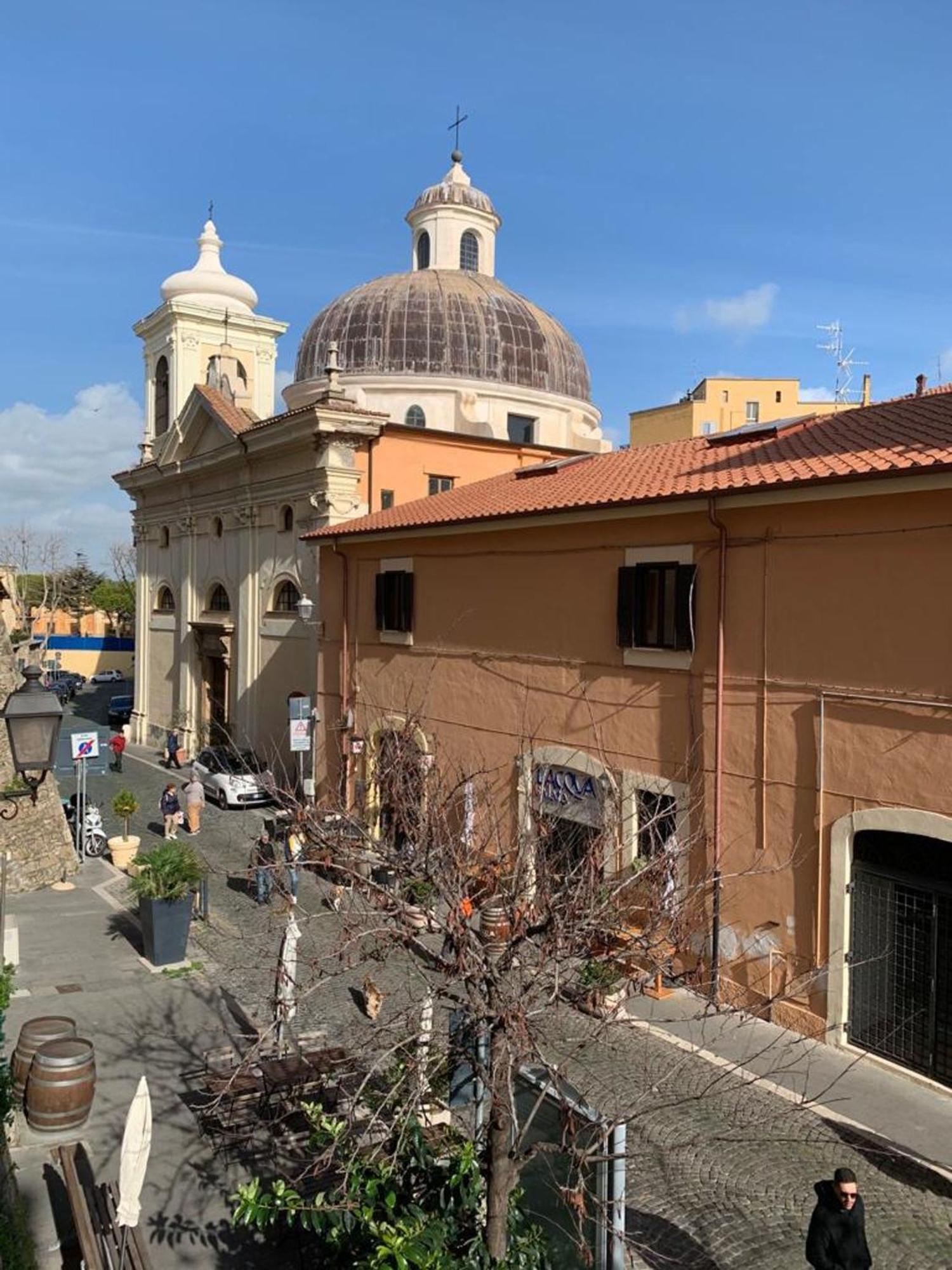 Old Town Nest In Civitavecchia Exterior photo