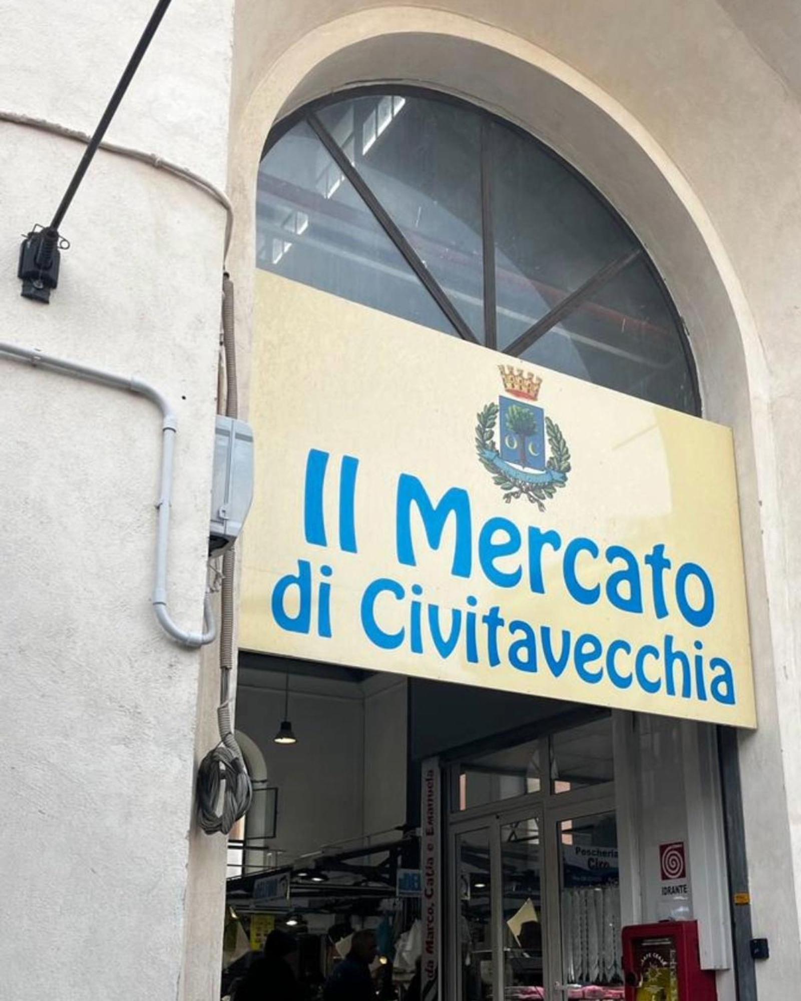 Old Town Nest In Civitavecchia Exterior photo